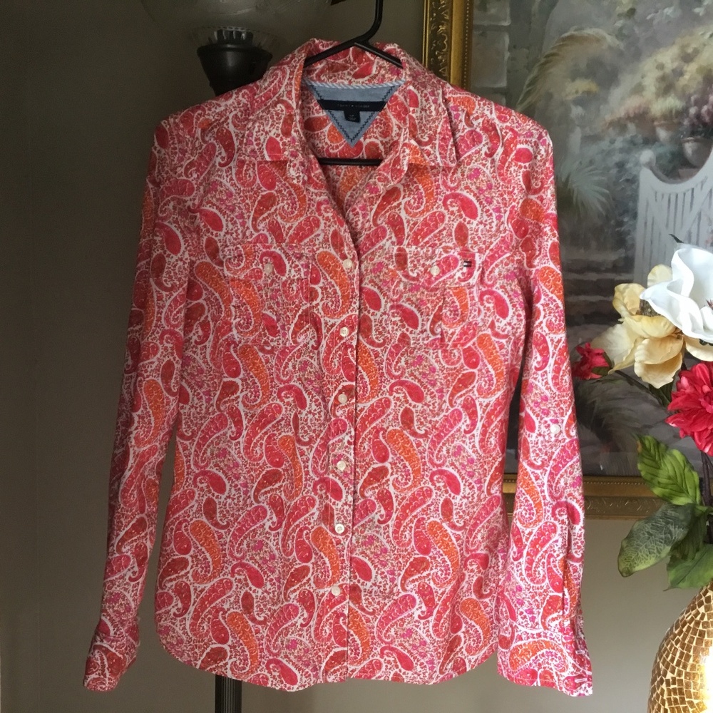 Tommy Hilfiger button down paisley shirt size small/petite.  Excellent condition